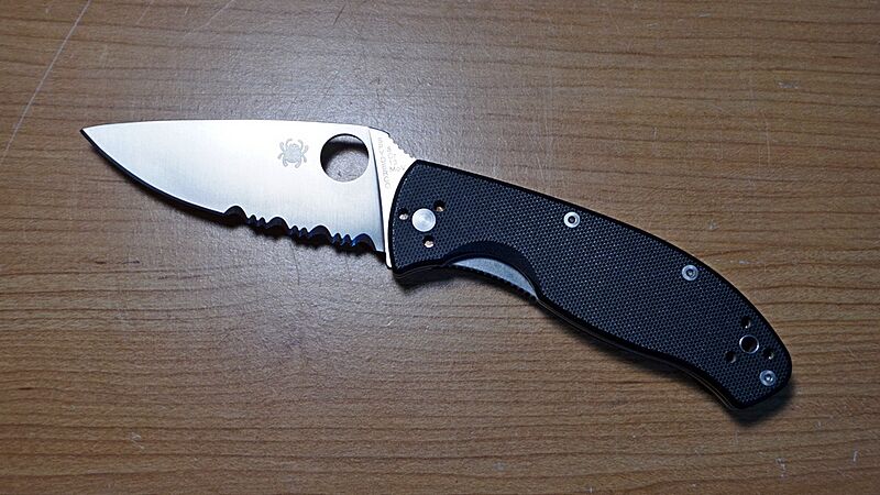 Spyderco-Tenatious-G10