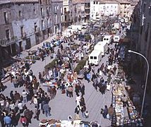 Torà - Plaça del Vall - Holy Friday Market 1983