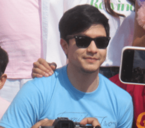 Alden Richards in Family of Two 2023 MMFF.png