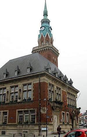 Bapaume hôtel-de-ville 1a