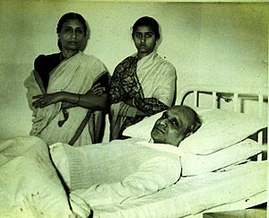 Batukeshswar Dutt on his death bed. His wife Anjali and daughter, Bharati are standing