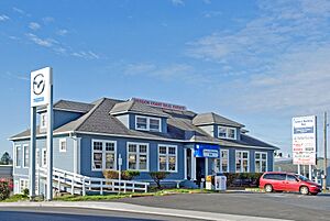 Central building brookings oregon photo by noehill