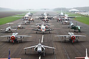 Close up of line up at Bruntingthorpe (10903969046)
