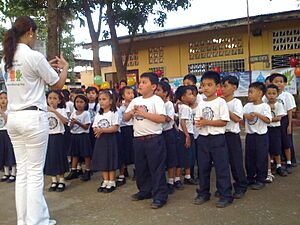 Dry run with kids at City Central School CDO on how to wash hands with soap during Global Handwashing Day 2008 (Cagayan de Oro) (3172335900)