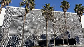 Eastridge Murals (Aaron de la Cruz) 0901 (cropped)