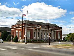 Elizabethton-post-office-tn1