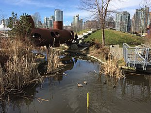 Hinge Park, Hollow Tube, March 2017.jpg