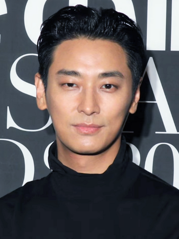 Joo Ji-hoon in Oct 2018 (Chopped).png