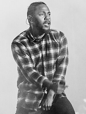 Kendrick Lamar 3 F.I.B. 2016 (cropped 3).jpg