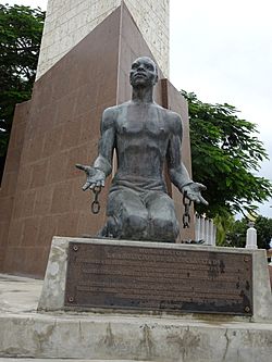 Monumento a la Abolición de la Esclavitud, Barrio Cuarto, Ponce, PR, close-up de 'El Hombre Redimido' (DSC00530).jpg