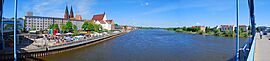 Panorama Oderpromenade Frankfurt Oder 01.05.2011 Brueckenfest.jpg