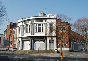 Portsmouth Jami Mosque, Victoria Road North, Southsea (NHLE Code 1386875) (March 2019) (2)
