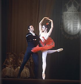RIAN archive 503726 Yekaterina Maksimova and Vladimir Vasilyev performing at Bolshoi Theater