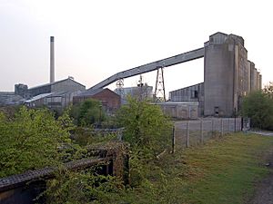 Southam cement works from east - geograph.org.uk - 1253724