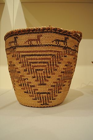 Twined Skokomish basket with overlay design 01.jpg