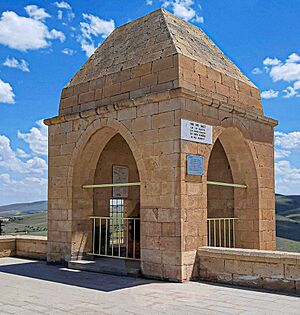 Yunus Emre Türbesi - Ulupınar