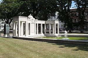 Brighton War Memorial, Old Steine, Brighton (IoE Code 480999)