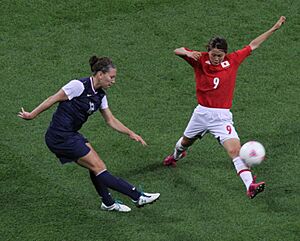 Carli Lloyd Nahomi Kawasumi Japan vs USA