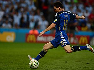 Germany and Argentina face off in the final of the World Cup 2014 04 crop