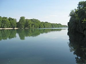 Isar River in the north of Munich.jpeg