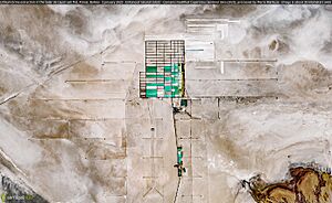 Lithium brine extraction in the Salar de Uyuni salt flat, Potosí, Bolivia - 3 January 2023 (52616752619)