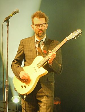 Mark Oliver Everett at The Palace of Fine Arts in San Francisco (cropped).jpg