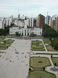 Municipalidad de La Plata y Plaza Moreno