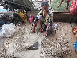 Sama woman making a traditional mat