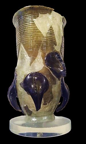Snape claw beaker