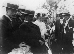StateLibQld 1 154283 Patrons at Yandina race day, ca. 1905