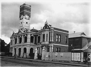 StateLibQld 1 68247 Town Hall, Toowoomba, 1915