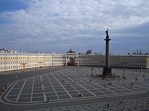 Дворцовая площадь Санкт-Петербурга. Вид из Эрмитажа.