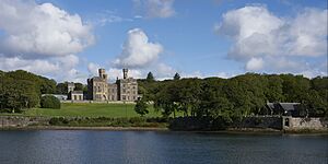 08626b Outer Hebrides - Lewis, Stornoway, Lews Castle, Sea Gate Lodge - V-P.jpg