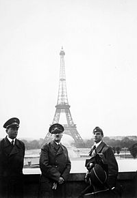 Adolf Hitler in Paris 1940