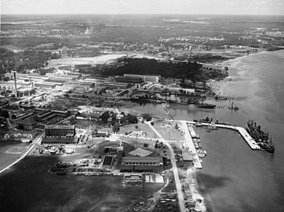 Aerial view of the US Charleston Naval Shiyard in 1941