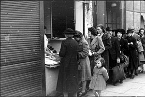 Britain Queues For Food- Rationing and Food Shortages in Wartime, London, England, UK, 1945 D24983