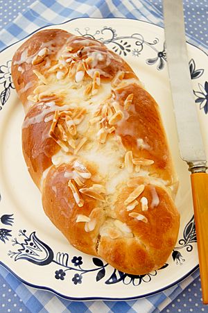 Cardamom bread