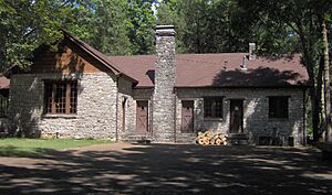 Cedar-lodge-col-tn1