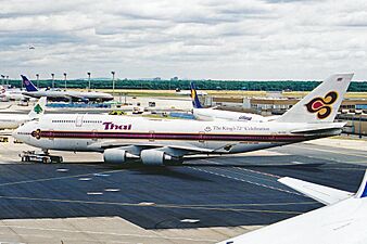 HS-TGZ 1 B747-4D7 Thai Intl Aws FRA 14JUN02 (8228506565)