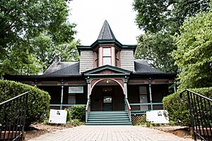 Hammonds House Museum located in Atlanta, GA in the historic West End neighborhood
