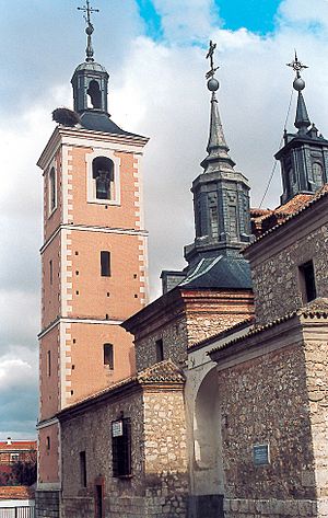Iglesia y campanario en Valdemoro.jpg