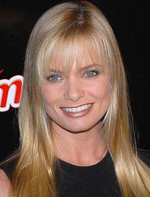 Jaime Pressly at Slim-Fast Fashion Show 6.jpg