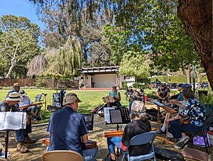 Mountain dulcimer jam in Claremont, California