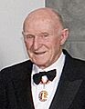 Murray Halberg ONZ 2009 (cropped)