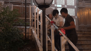 Police staff cleaning Kowloon Mosque and Islamic Centre 20191020