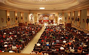 Complete-church-midnight-mass (3135957575)