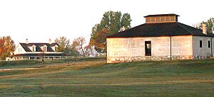 DSCN5227 fortlaramiegrounds e