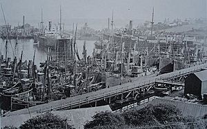 Fishing-fleet-laid-up-milford-haven-1921