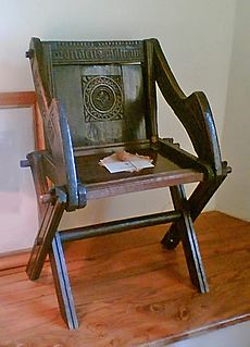 Glastonbury Chair original Wells crop