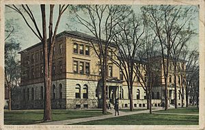 Law Building, U. of M., Ann Arbor, Mich. (NBY 7895)